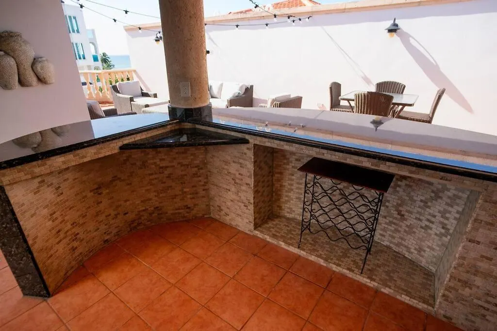 Costa Ensenada Penthouse 505 Across The Street From Balneario Beach Rincon Appartement
