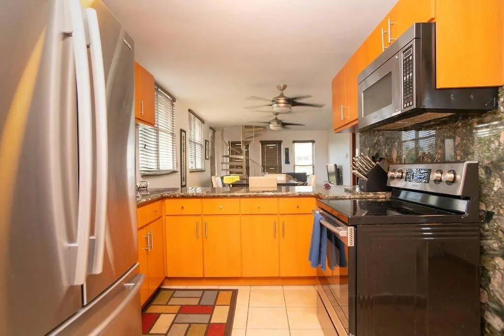 Costa Ensenada Penthouse 505 Across The Street From Balneario Beach Rincon Appartement